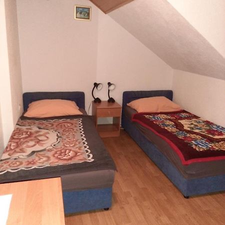 كارلوفاتش Rooms Mostanje المظهر الخارجي الصورة