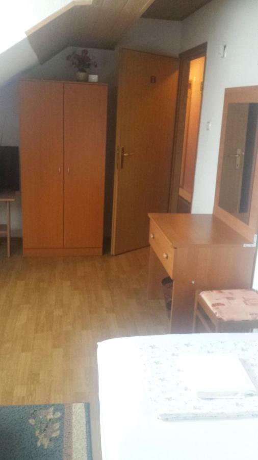 كارلوفاتش Rooms Mostanje المظهر الخارجي الصورة
